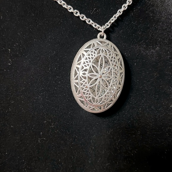 Jewelry - Pewter look with reversible pendant necklace with cut out  sparkles